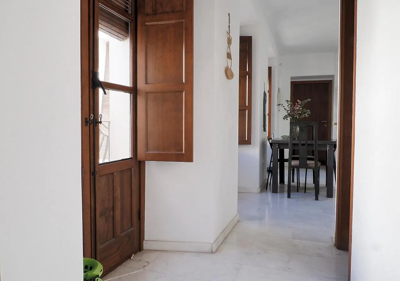 Sunny Holiday Apartment In The Historic Centre- Private Parking Córdoba España